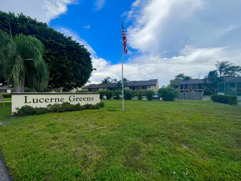 4698 Lucerne Lakes Boulevard Lake Worth FL 33467