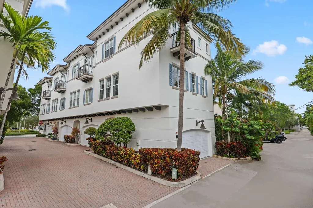 285 SE 6th Avenue Delray Beach FL 33483