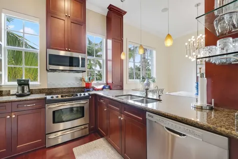 285 SE 6th Avenue Delray Beach FL 33483