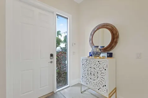 285 SE 6th Avenue Delray Beach FL 33483