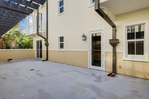 3940 N Flagler Drive West Palm Beach FL 33407
