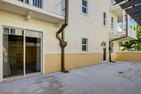 3940 N Flagler Drive West Palm Beach FL 33407