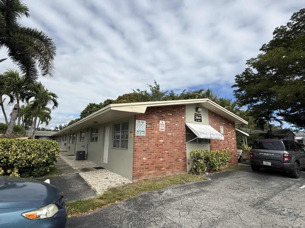 2641 Polk Street Hollywood FL 33020