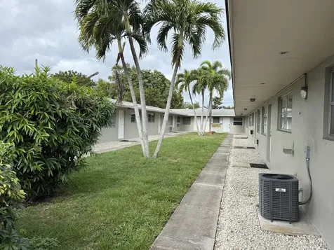 2641 Polk Street Hollywood FL 33020