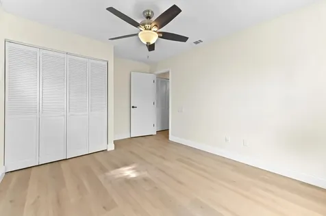 571 Se Anchor Lane Port Saint Lucie FL 34983