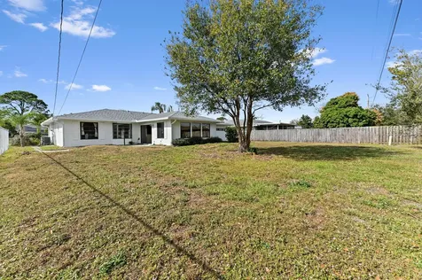571 Se Anchor Lane Port Saint Lucie FL 34983