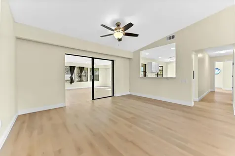 571 Se Anchor Lane Port Saint Lucie FL 34983