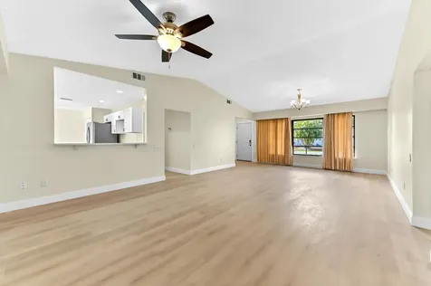 571 Se Anchor Lane Port Saint Lucie FL 34983