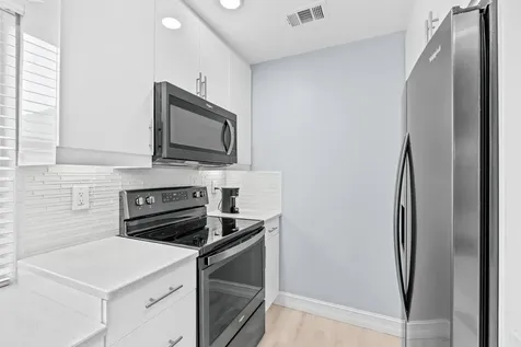 325 Capri G Delray Beach FL 33484