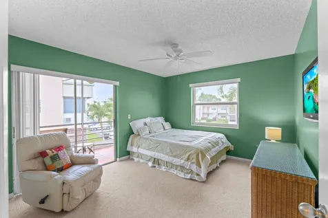 325 Capri G Delray Beach FL 33484