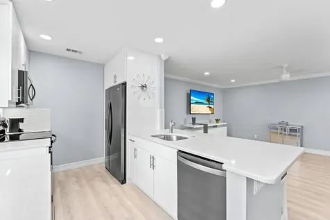 325 Capri G Delray Beach FL 33484