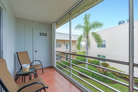 325 Capri G Delray Beach FL 33484