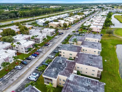325 Capri G Delray Beach FL 33484