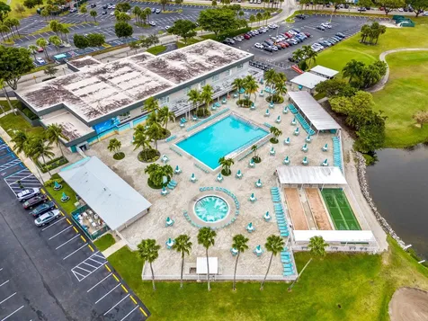 325 Capri G Delray Beach FL 33484