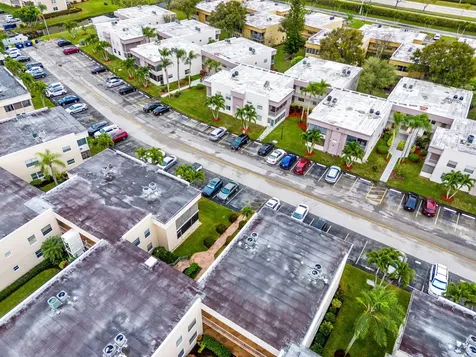 325 Capri G Delray Beach FL 33484