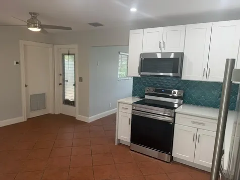 620 W Bloxham Street Lantana FL 33462