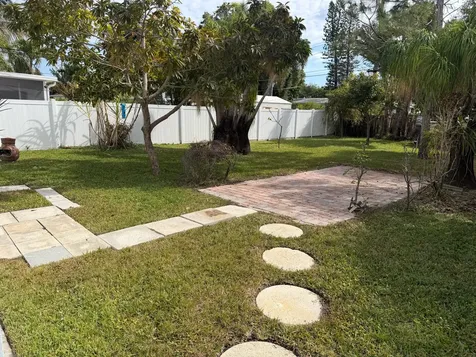 620 W Bloxham Street Lantana FL 33462