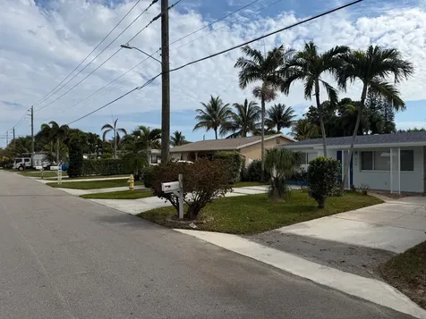 620 W Bloxham Street Lantana FL 33462