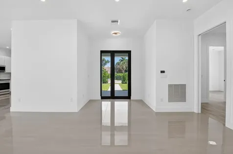 3920 Espan Court Palm Springs FL 33461