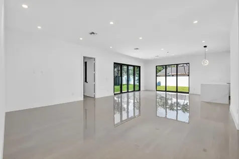 3920 Espan Court Palm Springs FL 33461