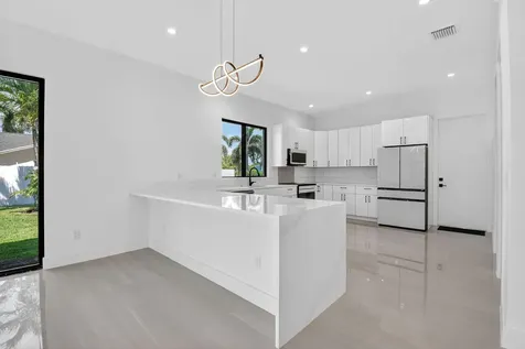 3920 Espan Court Palm Springs FL 33461