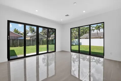 3920 Espan Court Palm Springs FL 33461