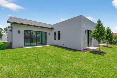 3920 Espan Court Palm Springs FL 33461