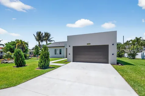3920 Espan Court Palm Springs FL 33461