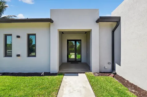3920 Espan Court Palm Springs FL 33461