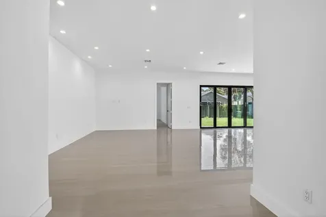 3920 Espan Court Palm Springs FL 33461