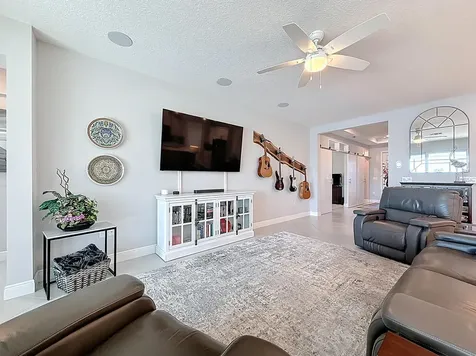 10094 Sw Indian Lilac Trail Port Saint Lucie FL 34987