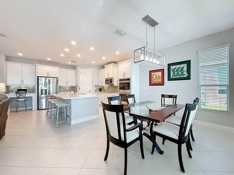 10094 Sw Indian Lilac Trail Port Saint Lucie FL 34987