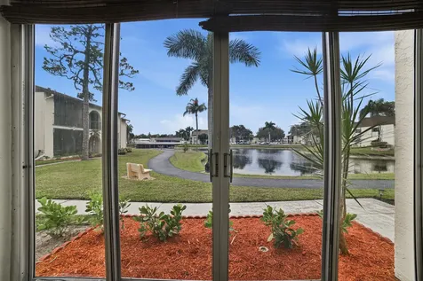 128 Lake Pine Circle Greenacres FL 33463