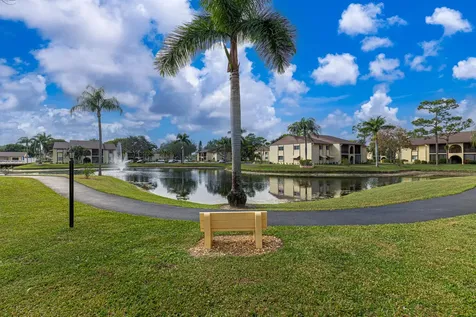 128 Lake Pine Circle Greenacres FL 33463
