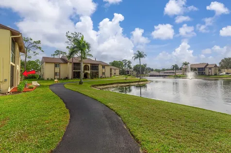 128 Lake Pine Circle Greenacres FL 33463
