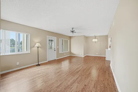 128 Lake Pine Circle Greenacres FL 33463