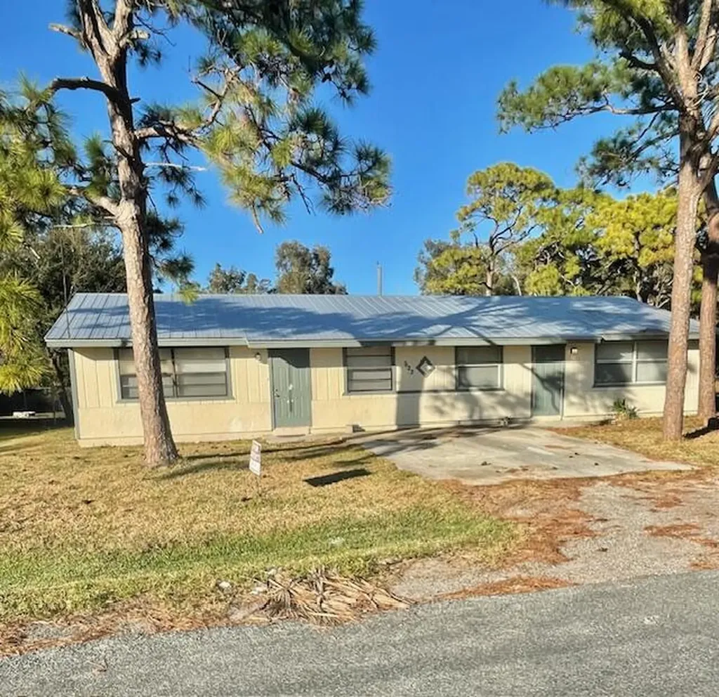 922 S Lake Drive Fort Pierce FL 34982