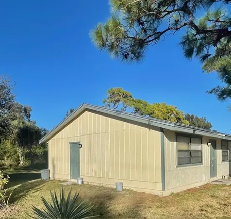922 S Lake Drive Fort Pierce FL 34982