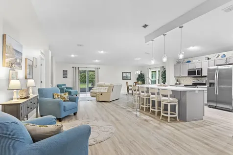 2551 12th Square Vero Beach FL 32968