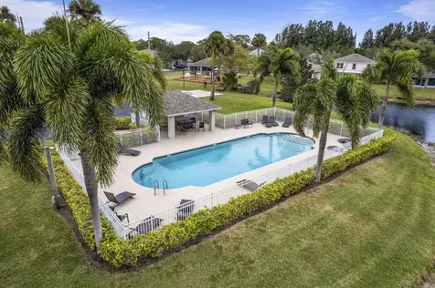 2551 12th Square Vero Beach FL 32968