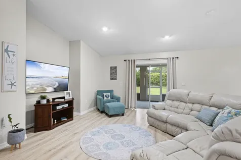 2551 12th Square Vero Beach FL 32968