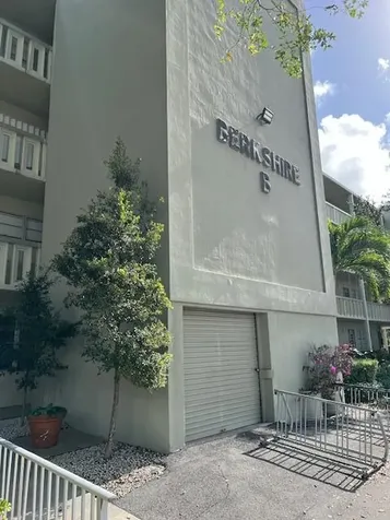 1027 Berkshire B Deerfield Beach FL 33442