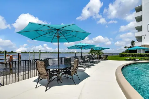2840 S Ocean Boulevard Palm Beach FL 33480