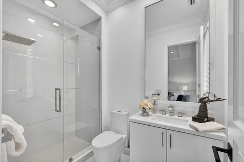 213 Via Palacio Palm Beach Gardens FL 33418