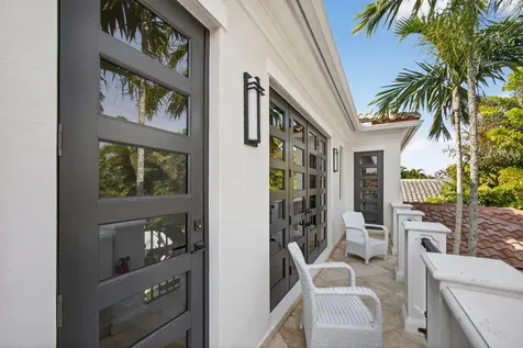 213 Via Palacio Palm Beach Gardens FL 33418