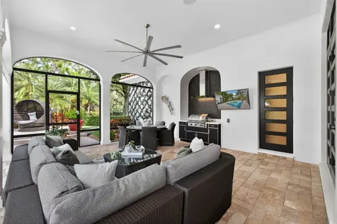 213 Via Palacio Palm Beach Gardens FL 33418