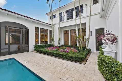 213 Via Palacio Palm Beach Gardens FL 33418