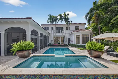 213 Via Palacio Palm Beach Gardens FL 33418