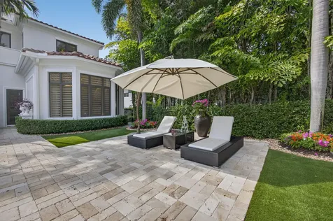 213 Via Palacio Palm Beach Gardens FL 33418