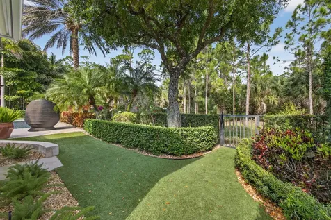 213 Via Palacio Palm Beach Gardens FL 33418